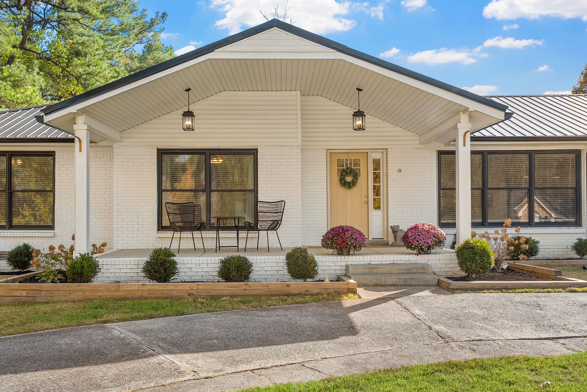 Clarksville, Tennessee, 37040, United States, 4 Bedrooms Bedrooms, ,3 BathroomsBathrooms,Residential,For Sale,1988852