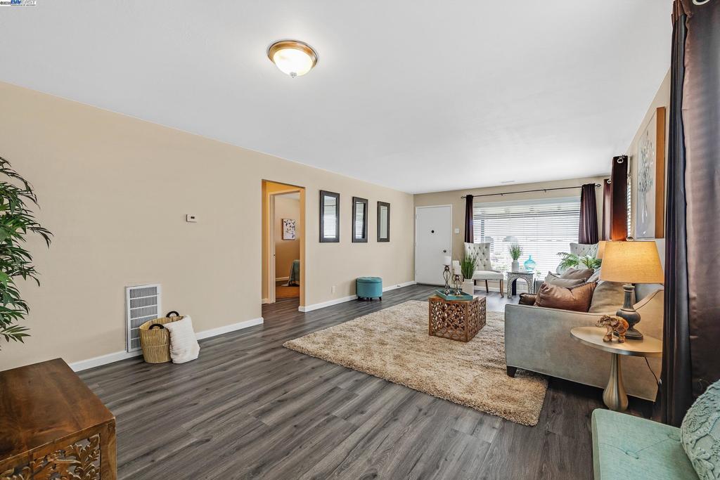 San Leandro, California, 94579, United States, 3 Bedrooms Bedrooms, ,1 BathroomBathrooms,Residential,For Sale,1921969