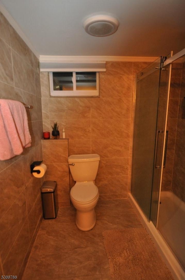 Burlington, Springfield Township`, New Jersey, 07081, United States, 4 Bedrooms Bedrooms, ,3 BathroomsBathrooms,Residential,For Sale,1979460