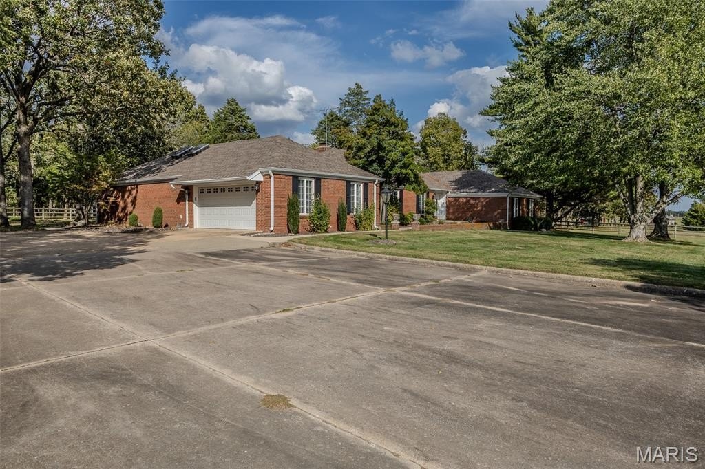 Lebanon, Missouri, 65536, United States, 5 Bedrooms Bedrooms, ,5 BathroomsBathrooms,Residential,For Sale,1973861