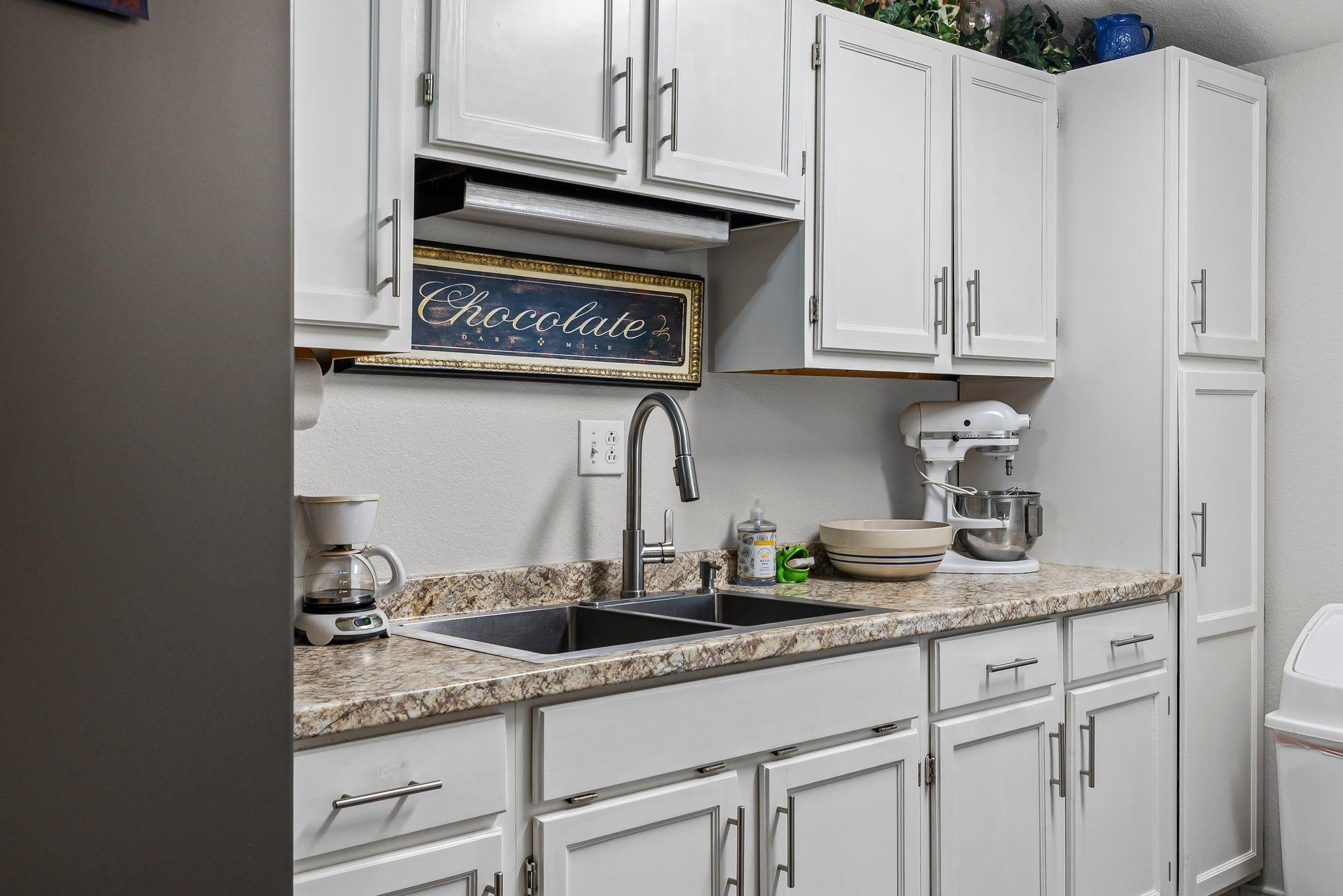 Campbell, Texas, 75422, United States, 4 Bedrooms Bedrooms, ,3 BathroomsBathrooms,Residential,For Sale,1983452