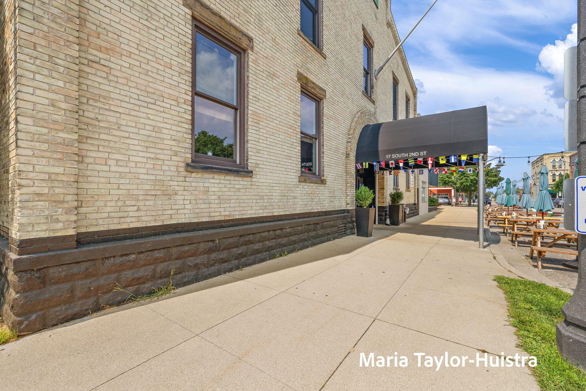 Grand Haven, Michigan, 49417, United States, 2 Bedrooms Bedrooms, ,2 BathroomsBathrooms,Residential,For Sale,1913349