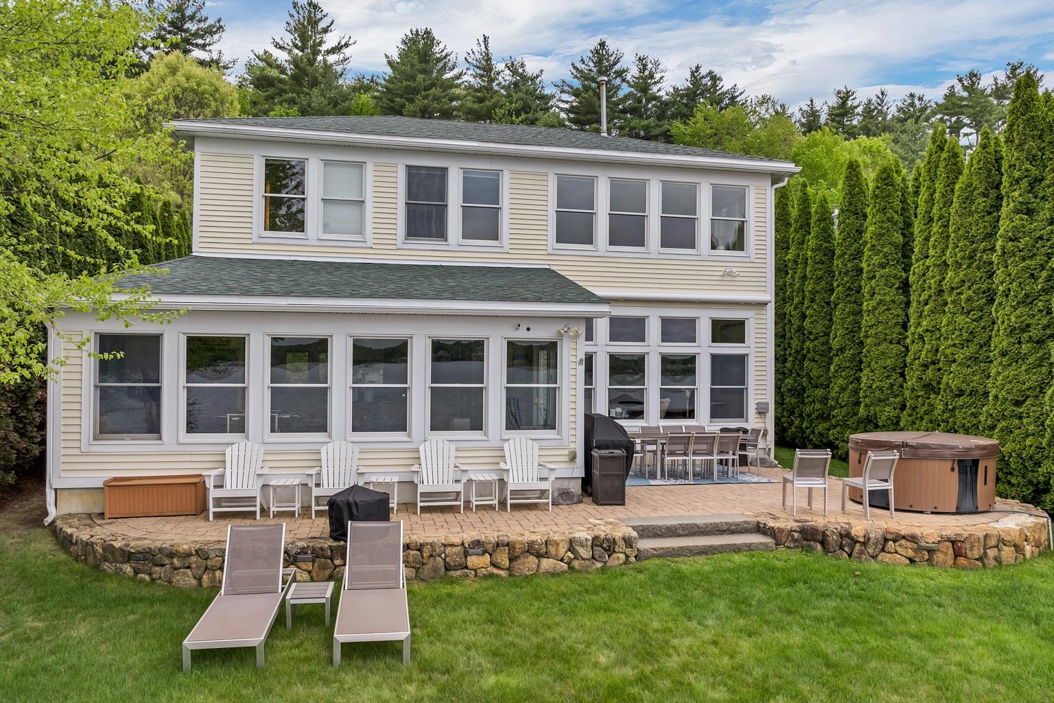 Laconia, New Hampshire, 03246, United States, 5 Bedrooms Bedrooms, ,3 BathroomsBathrooms,Residential,For Sale,1826870