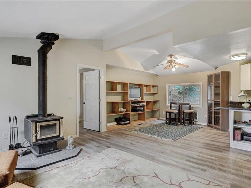 Grass Valley, California, 95949, United States, 3 Bedrooms Bedrooms, ,2 BathroomsBathrooms,Residential,For Sale,1982104