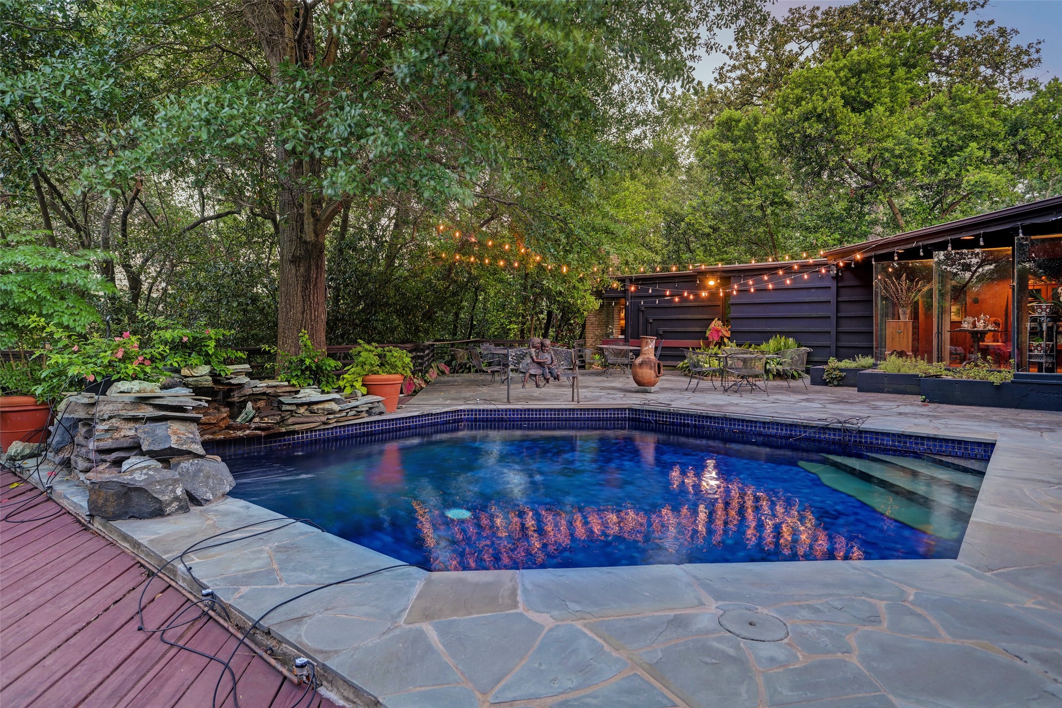  8 Tiel Way - 物件實景