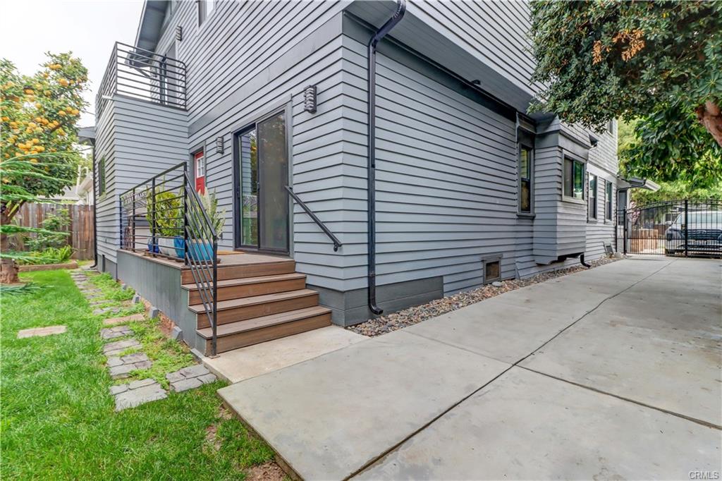 Los ANgeles, California, 90004, United States, 5 Bedrooms Bedrooms, ,2 BathroomsBathrooms,Residential,For Sale,1756474