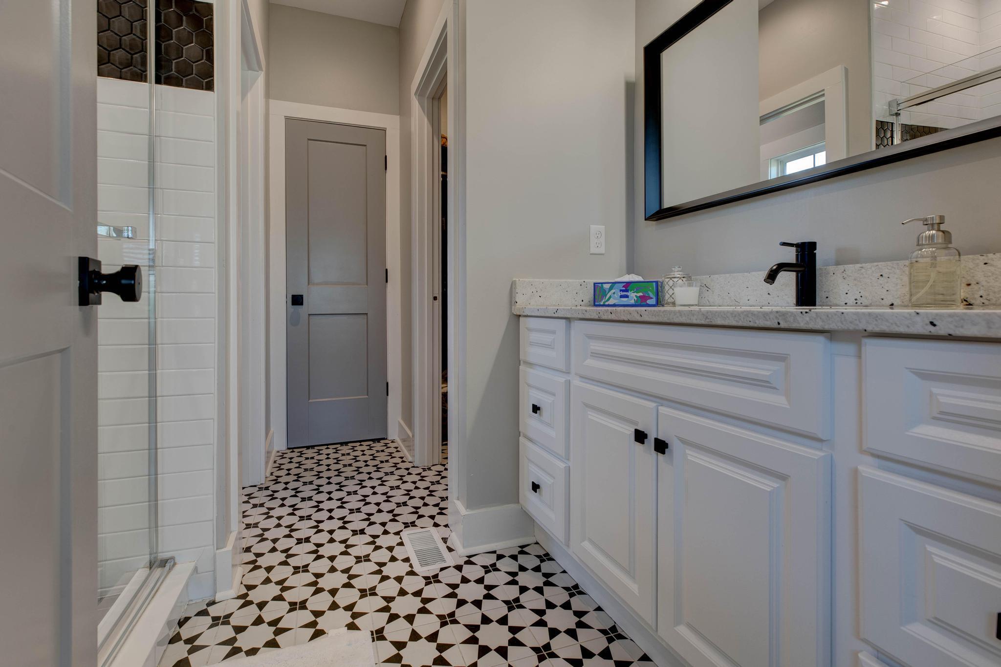 Richmond, Kentucky, 40475, United States, 4 Bedrooms Bedrooms, ,6 BathroomsBathrooms,Residential,For Sale,1971513