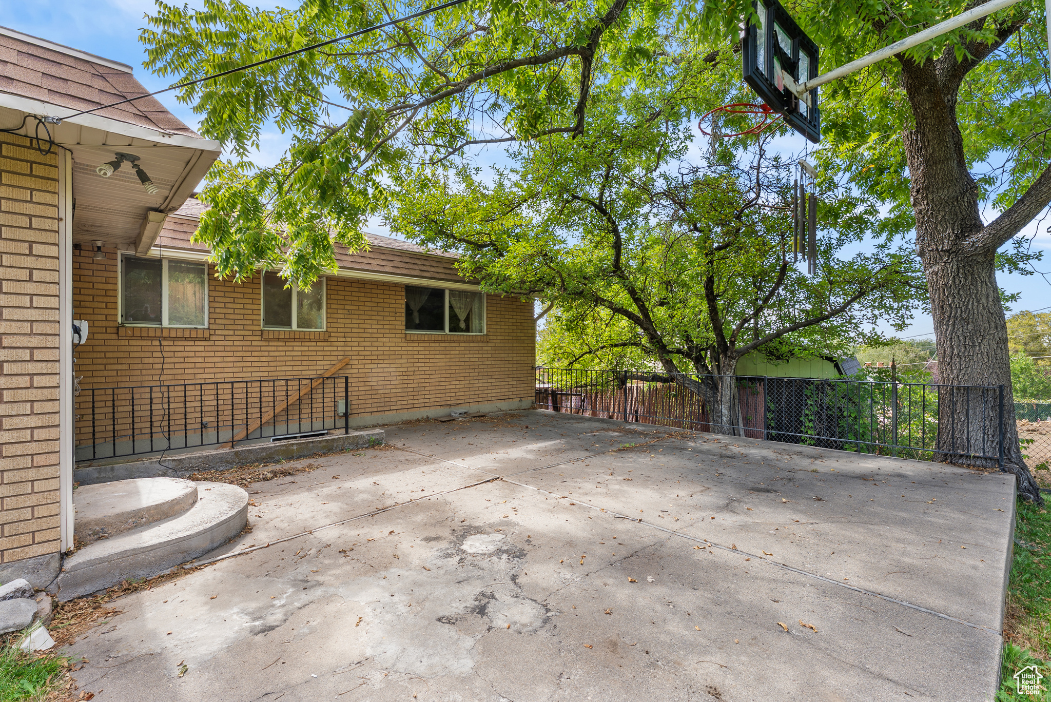 Farmington, Utah, 84025, United States, 5 Bedrooms Bedrooms, ,1 BathroomBathrooms,Residential,For Sale,1927310