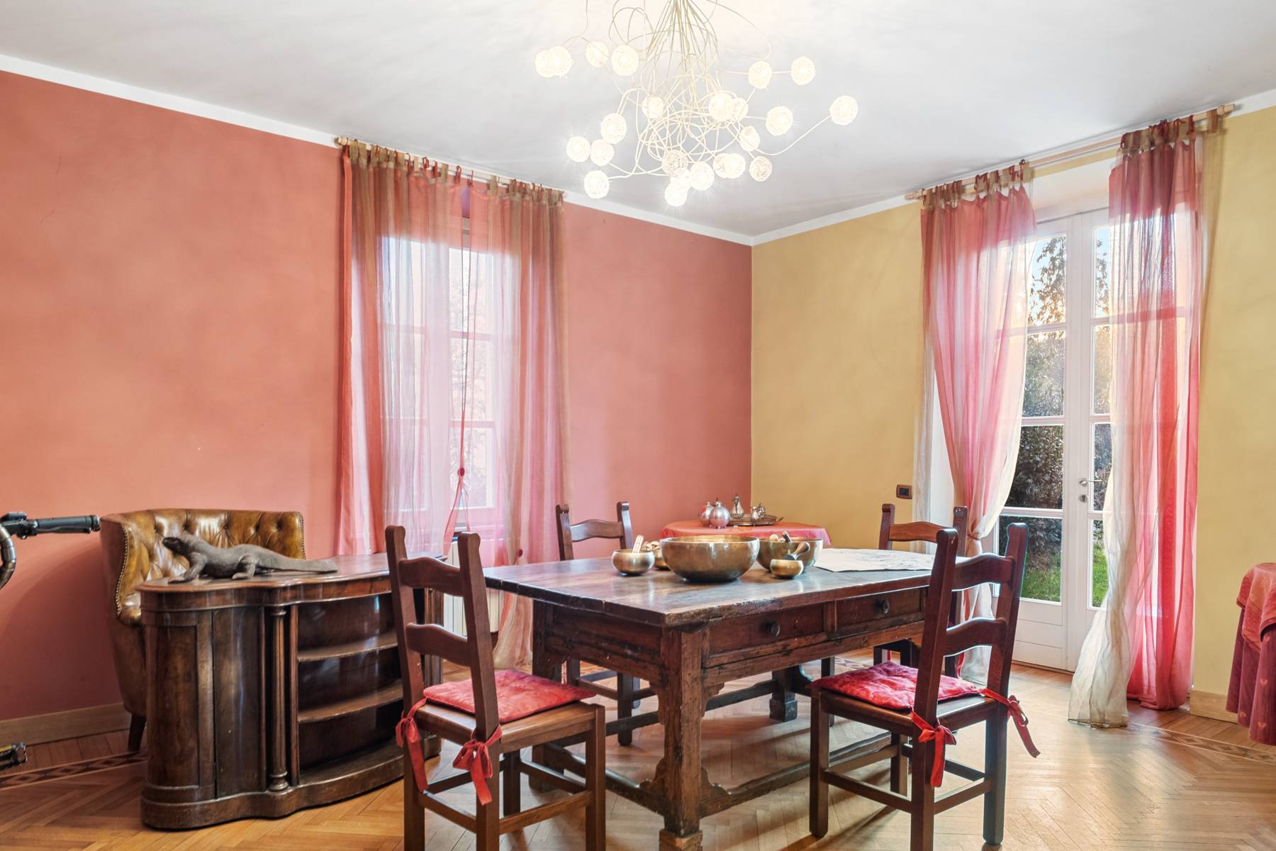 Varese, Varese, 21100, IT, 8 Bedrooms Bedrooms, ,8 BathroomsBathrooms,Residential,For Sale,1796784