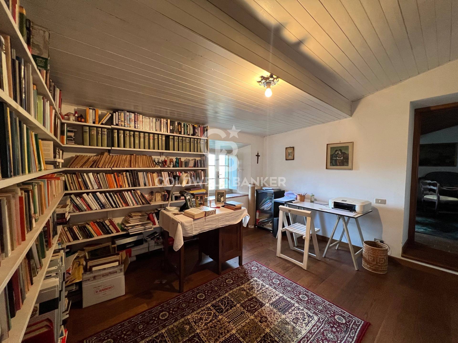 VIA DI VICOPELAGO, Lucca, Lucca, 55100, IT, 4 Bedrooms Bedrooms, ,2 BathroomsBathrooms,Residential,For Sale,VIA DI VICOPELAGO,1628476