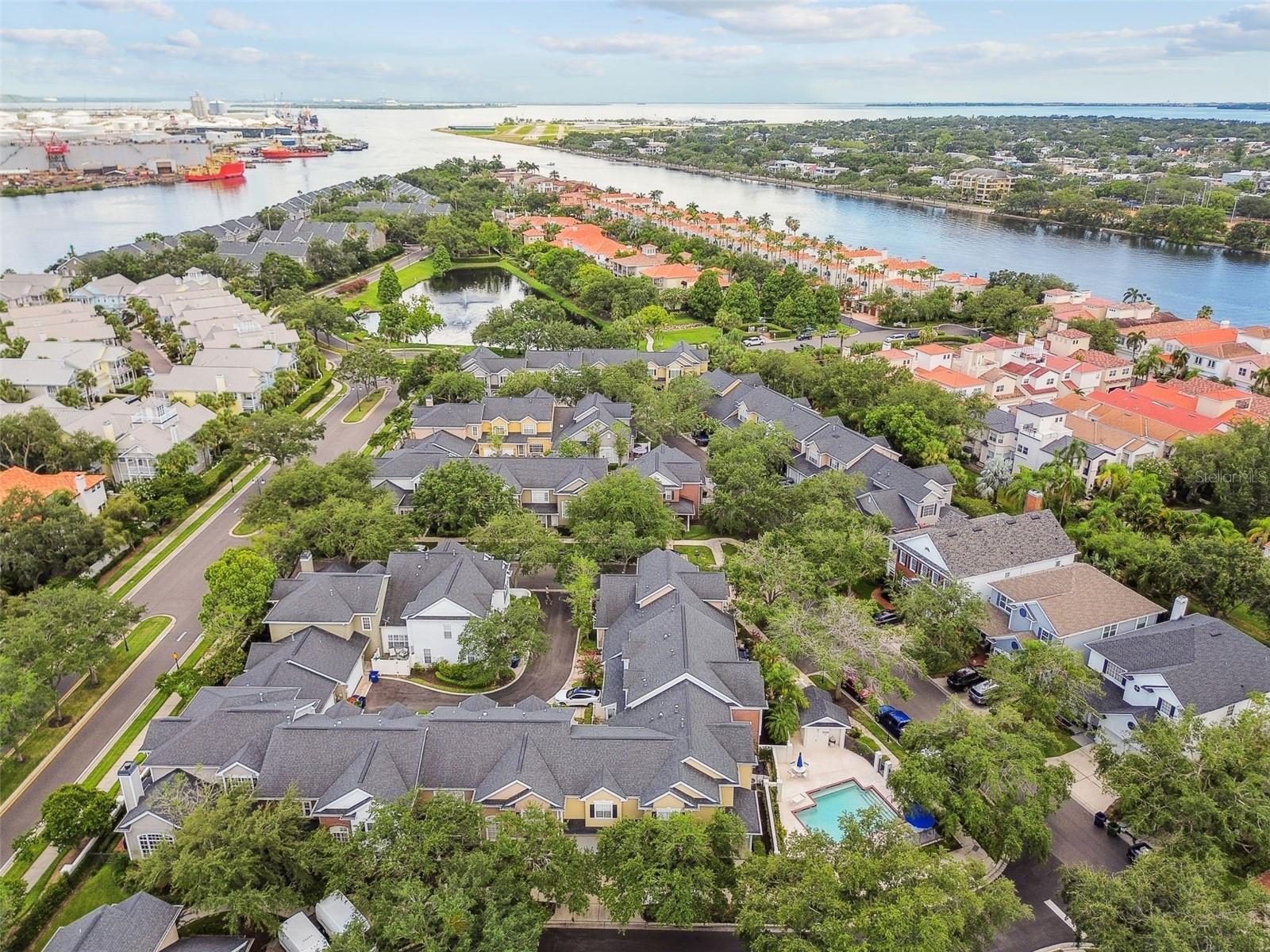 Tampa, Florida, 33602, United States, 4 Bedrooms Bedrooms, ,4 BathroomsBathrooms,Residential,For Sale,1976189