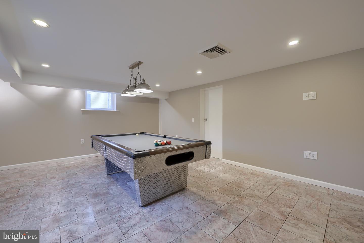 Lancaster, Pennsylvania, 17601, United States, 4 Bedrooms Bedrooms, ,3 BathroomsBathrooms,Residential,For Sale,1999084