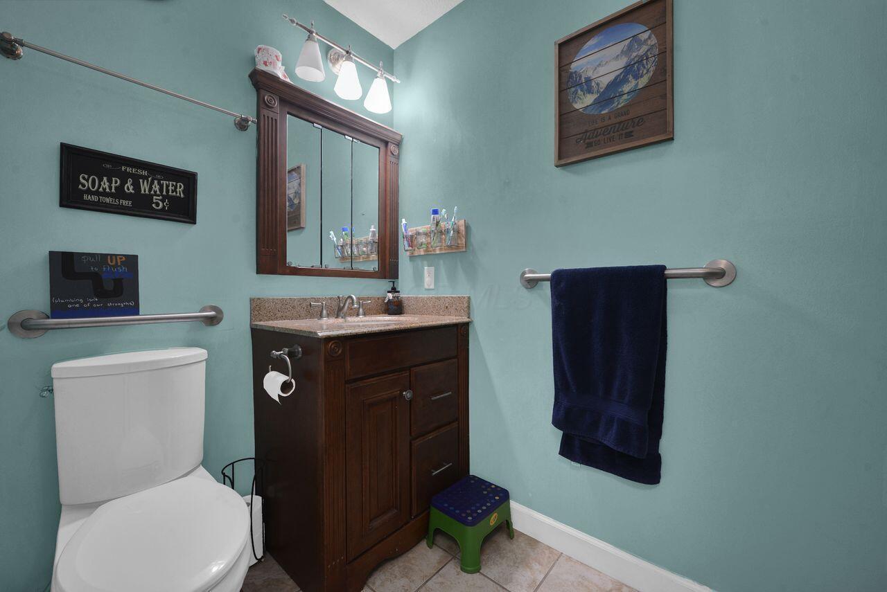 Granville, Ohio, 43023, United States, 5 Bedrooms Bedrooms, ,3 BathroomsBathrooms,Residential,For Sale,1970810