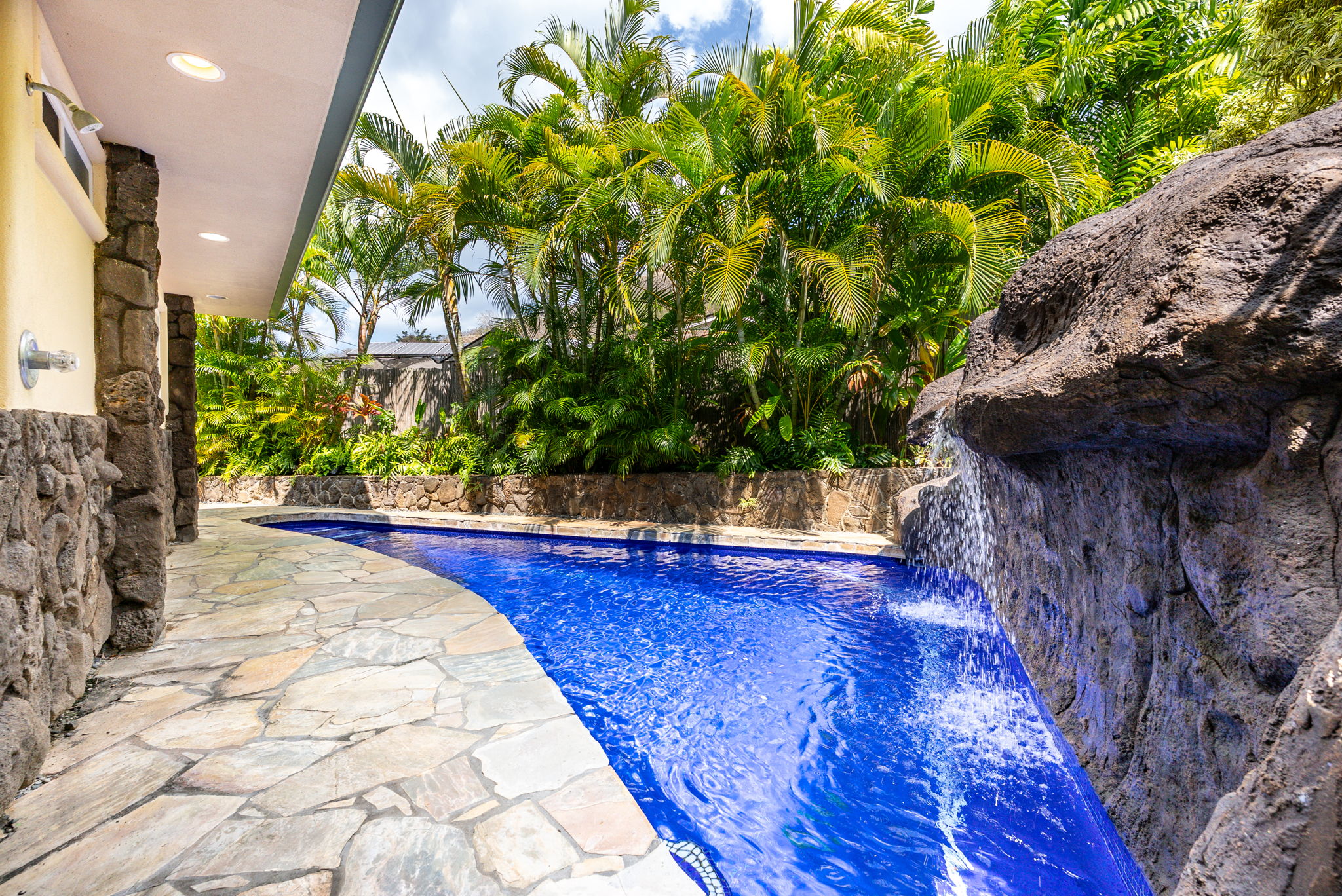 Kailua, Hawaii, 96734, United States, 6 Bedrooms Bedrooms, ,4 BathroomsBathrooms,Residential,For Sale,1981977