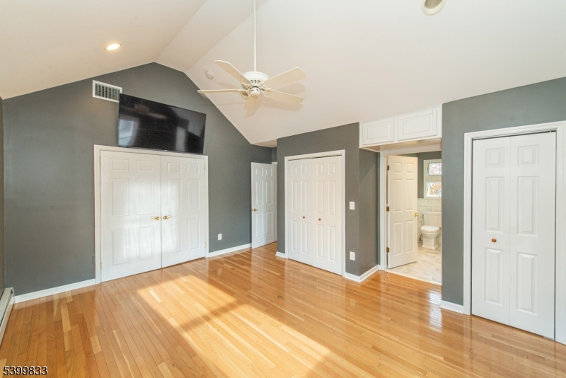 Clifton City, New Jersey, 07013, United States, 5 Bedrooms Bedrooms, ,4 BathroomsBathrooms,Residential,For Sale,2002178