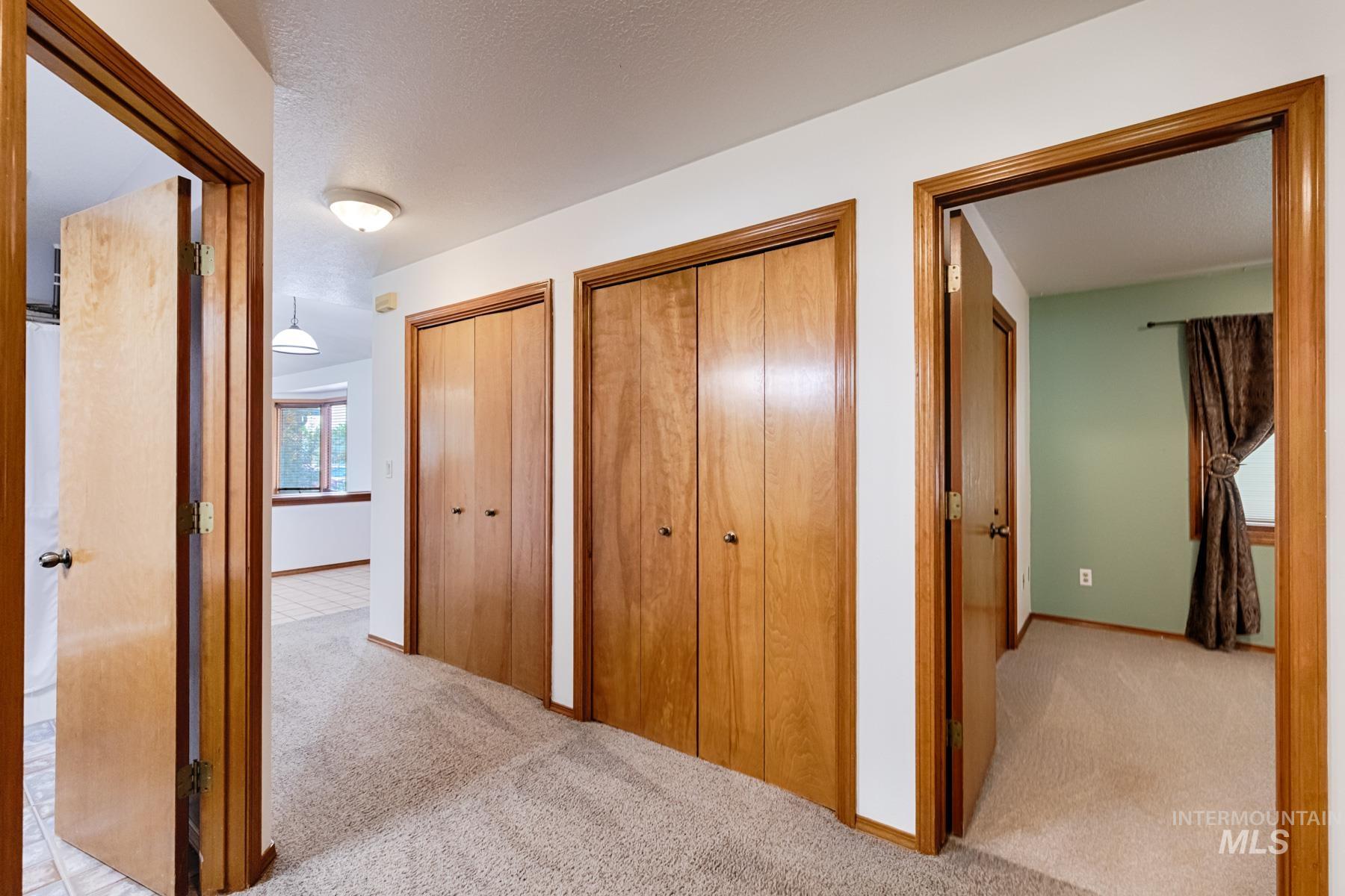 Kuna, Idaho, 83634, United States, 6 Bedrooms Bedrooms, ,4 BathroomsBathrooms,Residential,For Sale,1950984