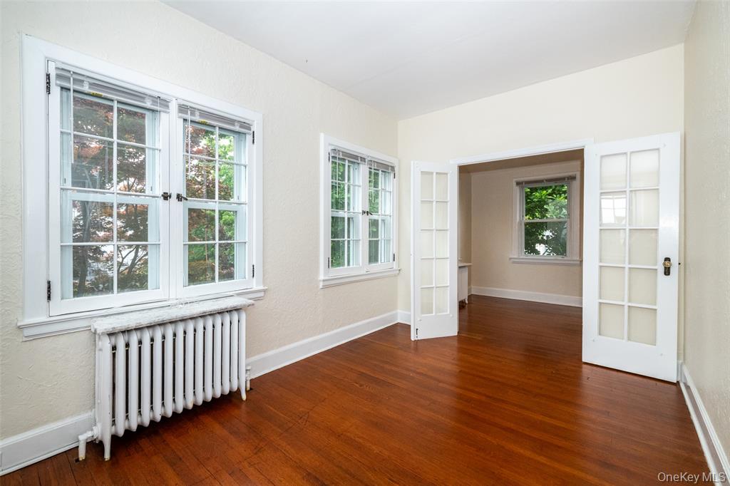 New Rochelle, New York, 10801, United States, 5 Bedrooms Bedrooms, ,4 BathroomsBathrooms,Residential,For Sale,2048483