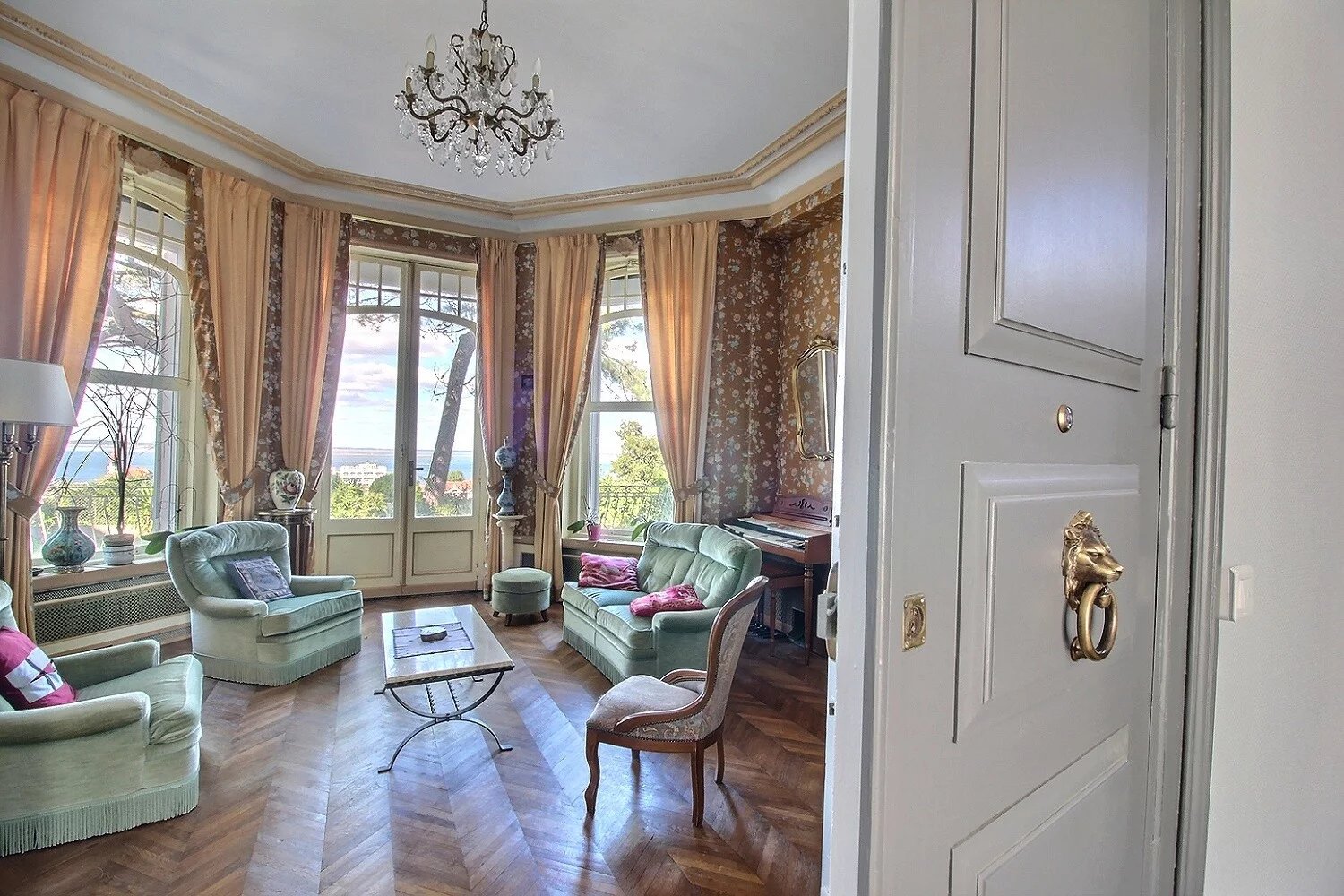 Arcachon, New Aquitaine, 33120, FR, 4 Bedrooms Bedrooms, ,2 BathroomsBathrooms,Residential,For Sale,1995829