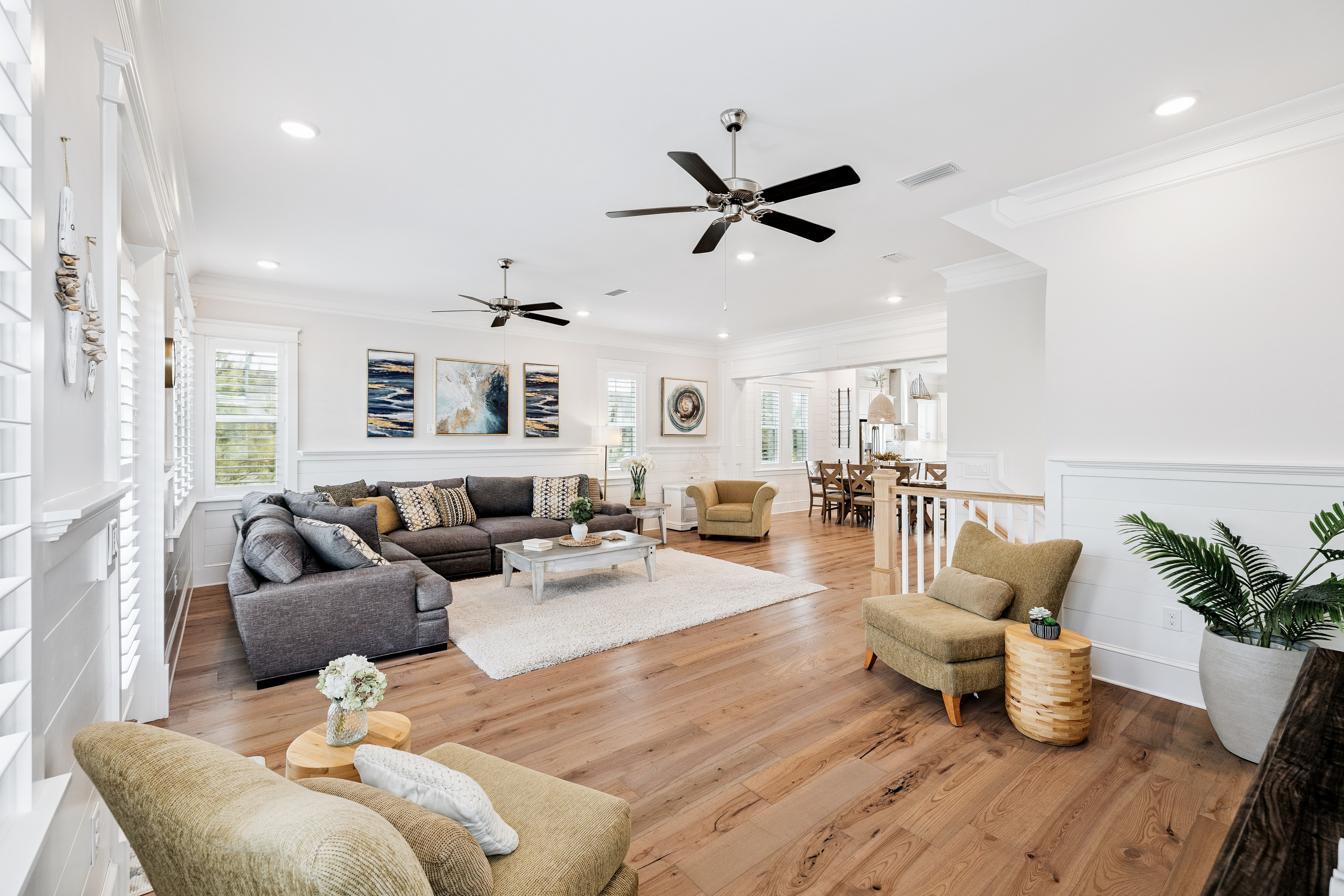  Spacious 3-Level Home With Elevator & Steps to Community Pool - 物件實景