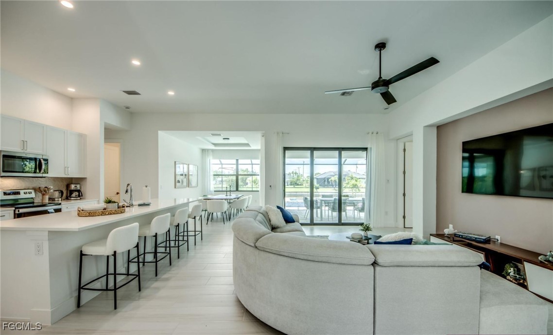 Cape Coral, Florida, 33914, United States, 3 Bedrooms Bedrooms, ,2 BathroomsBathrooms,Residential,For Sale,2009970
