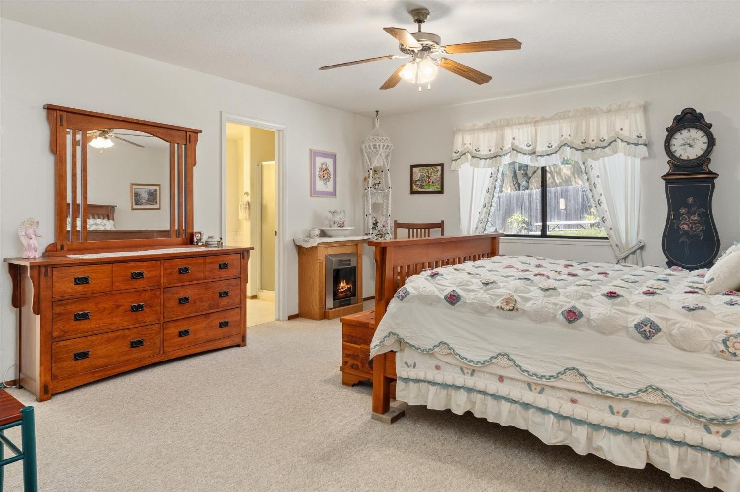 Angels Camp, California, 95222, United States, 3 Bedrooms Bedrooms, ,2 BathroomsBathrooms,Residential,For Sale,1881530