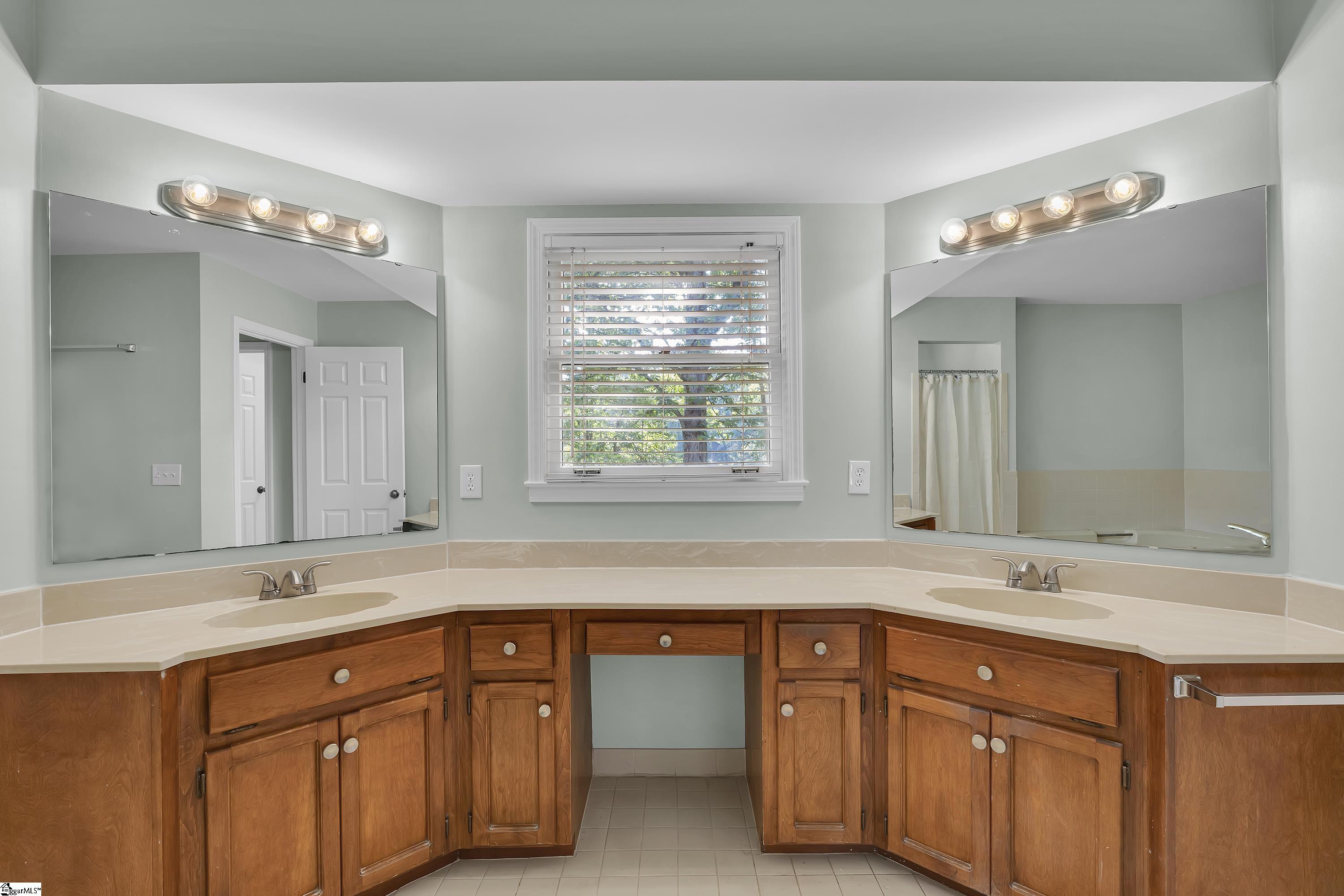 Taylors, South Carolina, 29687, United States, 4 Bedrooms Bedrooms, ,3 BathroomsBathrooms,Residential,For Sale,1874082