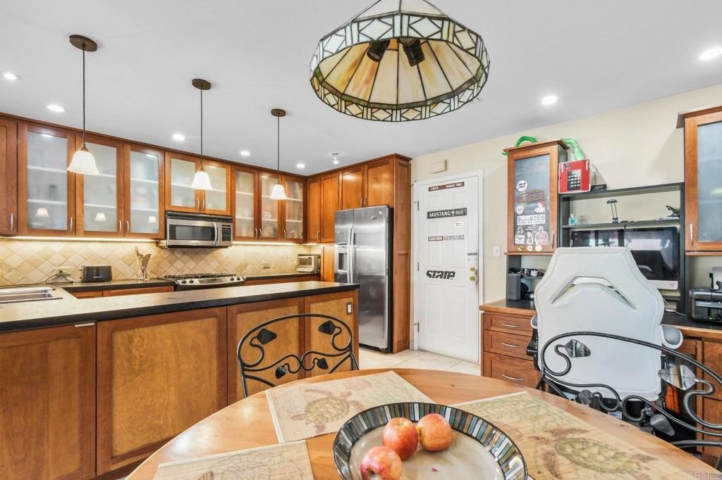 San Diego, California, 92139, United States, 3 Bedrooms Bedrooms, ,2 BathroomsBathrooms,Residential,For Sale,1991958