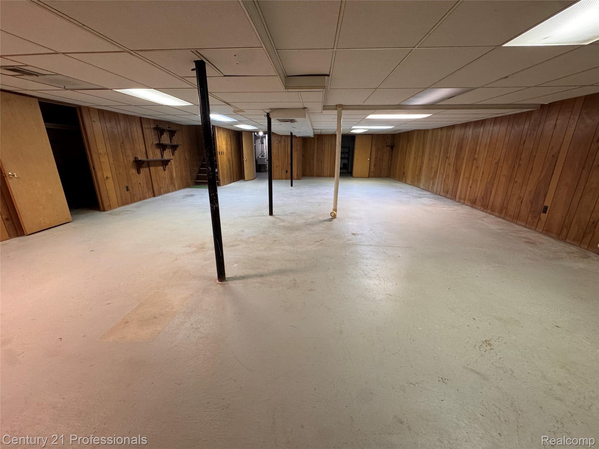 Troy, Michigan, 48085, United States, 4 Bedrooms Bedrooms, ,3 BathroomsBathrooms,Residential,For Sale,2009052