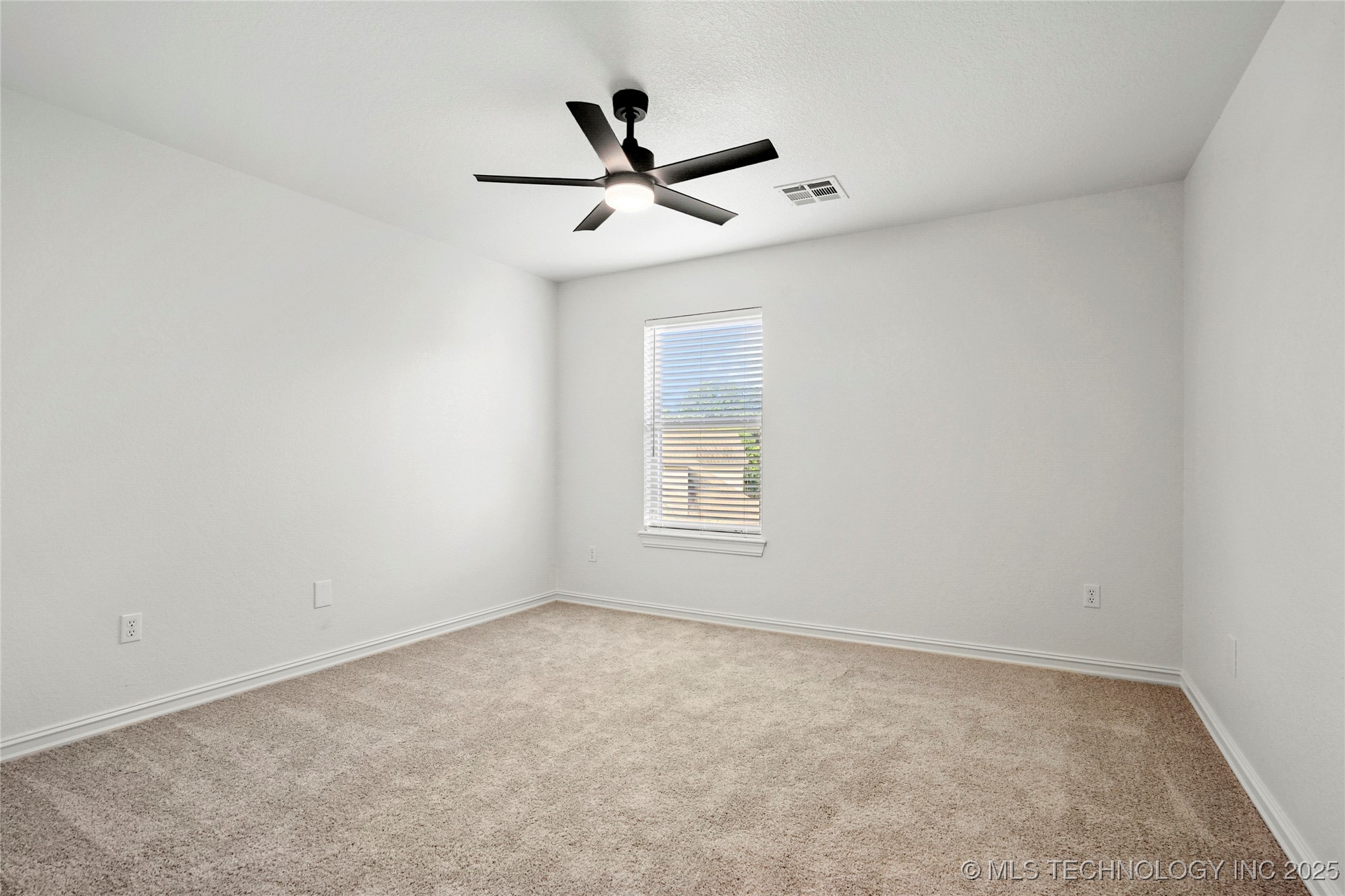 Bixby, Oklahoma, 74008, United States, 5 Bedrooms Bedrooms, ,4 BathroomsBathrooms,Residential,For Sale,1908435