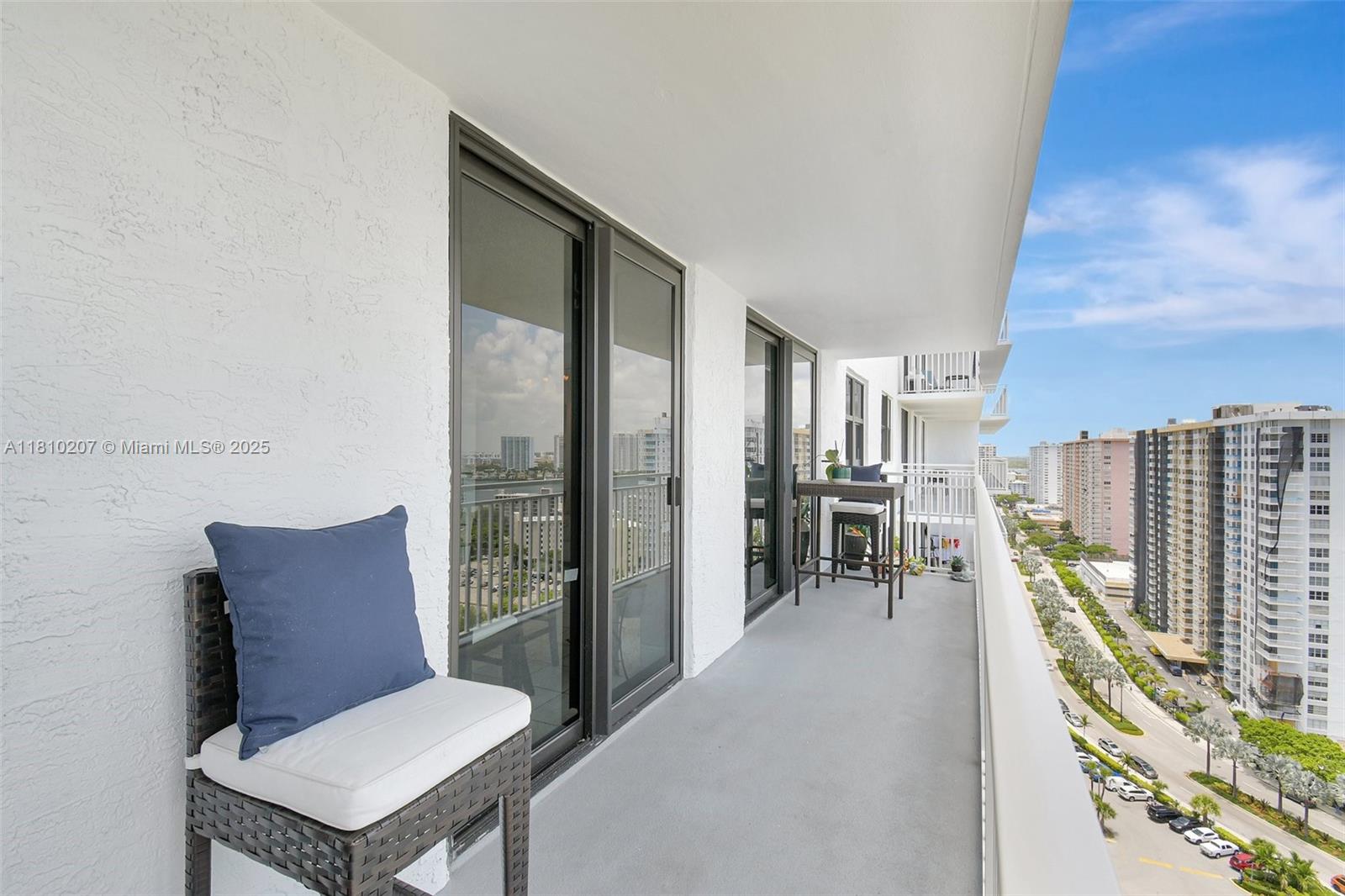 Sunny Isles Beach, Florida, 33160, United States, 2 Bedrooms Bedrooms, ,2 BathroomsBathrooms,Residential,For Sale,1837266