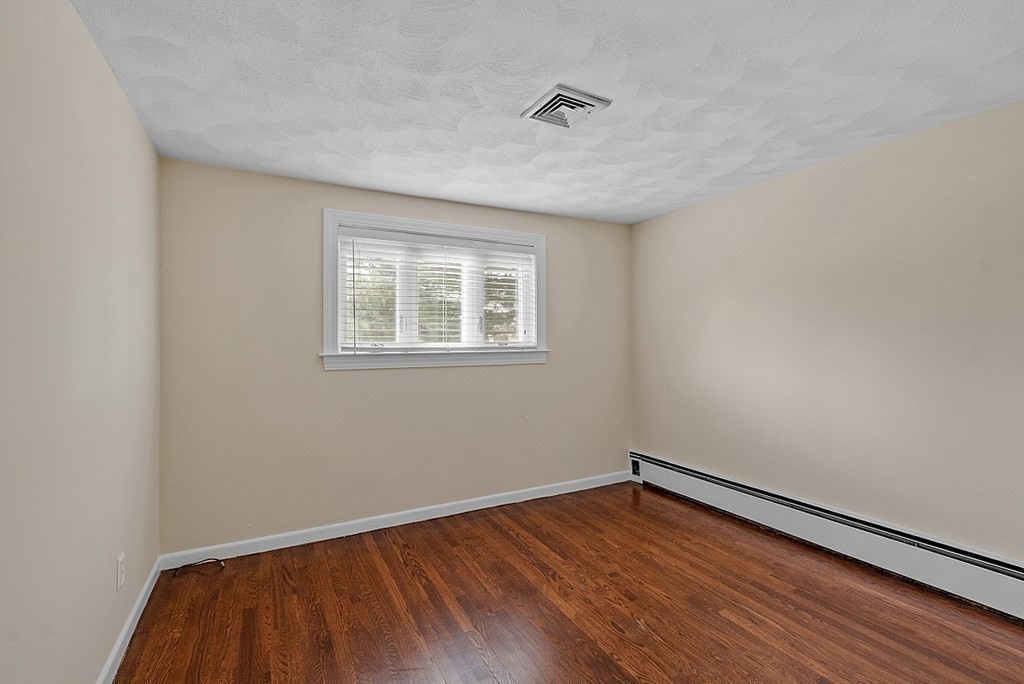 Malden, Massachusetts, 02148, United States, 3 Bedrooms Bedrooms, ,2 BathroomsBathrooms,Residential,For Sale,1938080