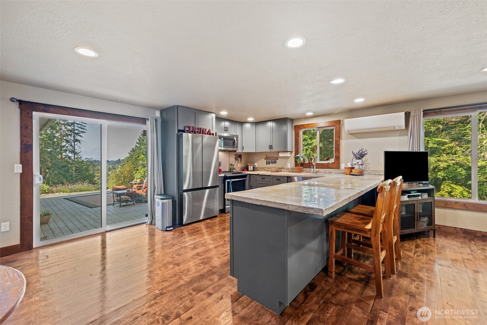 Port Angeles, Washington, 98363, United States, 2 Bedrooms Bedrooms, ,1 BathroomBathrooms,Residential,For Sale,1935683