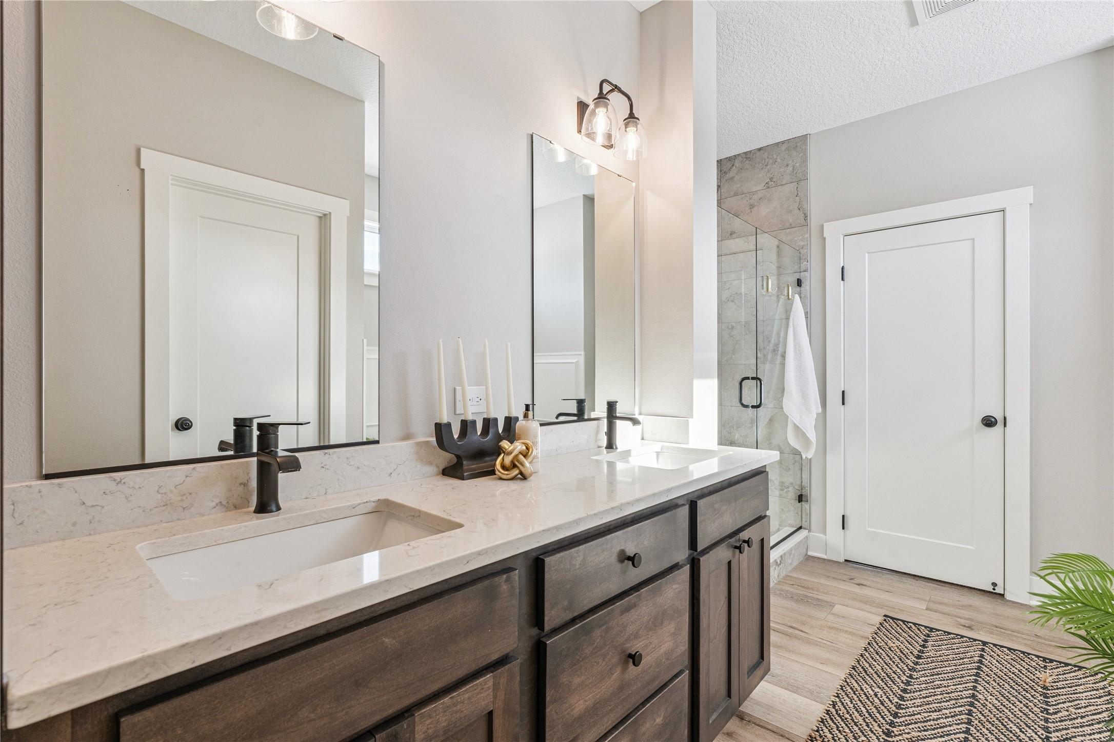 Urbandale, Iowa, 50323, United States, 5 Bedrooms Bedrooms, ,4 BathroomsBathrooms,Residential,For Sale,2005616