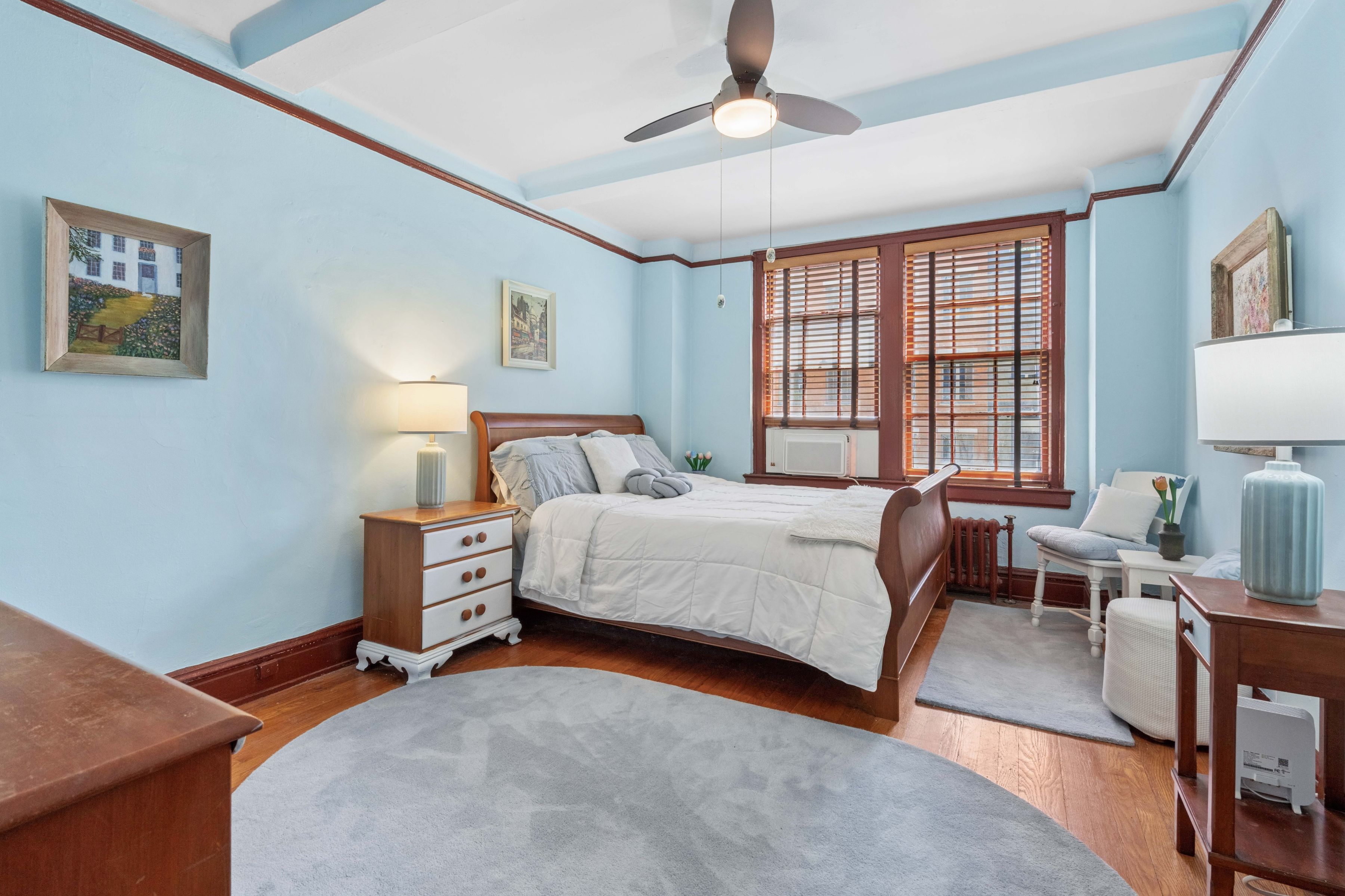 Sophisticated Sun-Filled Pre-War One Bedroom - 物件實景