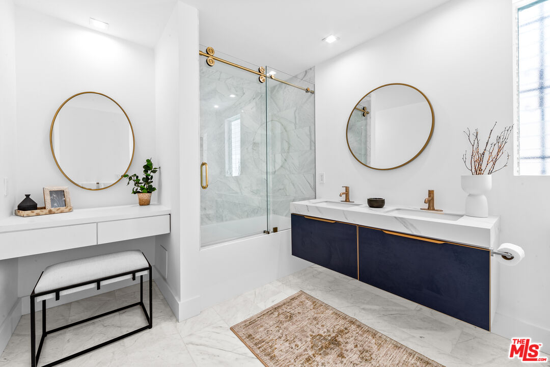 Los Angeles, California, 90049, United States, 3 Bedrooms Bedrooms, ,3 BathroomsBathrooms,Residential,For Sale,1890284