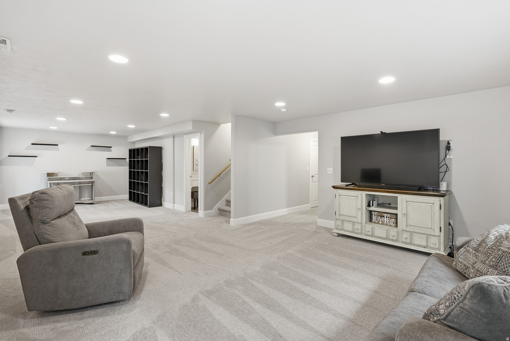 Sandy, Utah, 84092, United States, 4 Bedrooms Bedrooms, ,3 BathroomsBathrooms,Residential,For Sale,1992132