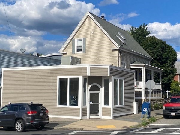 Swampscott, Massachusetts, 01907, United States, 4 Bedrooms Bedrooms, ,5 BathroomsBathrooms,Residential,For Sale,1935666