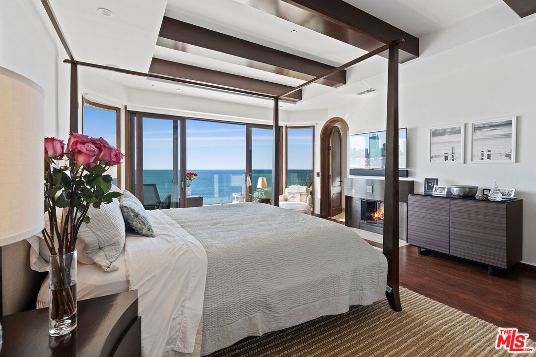 Malibu, California, 90265, United States, 3 Bedrooms Bedrooms, ,4 BathroomsBathrooms,Residential,For Sale,1855948