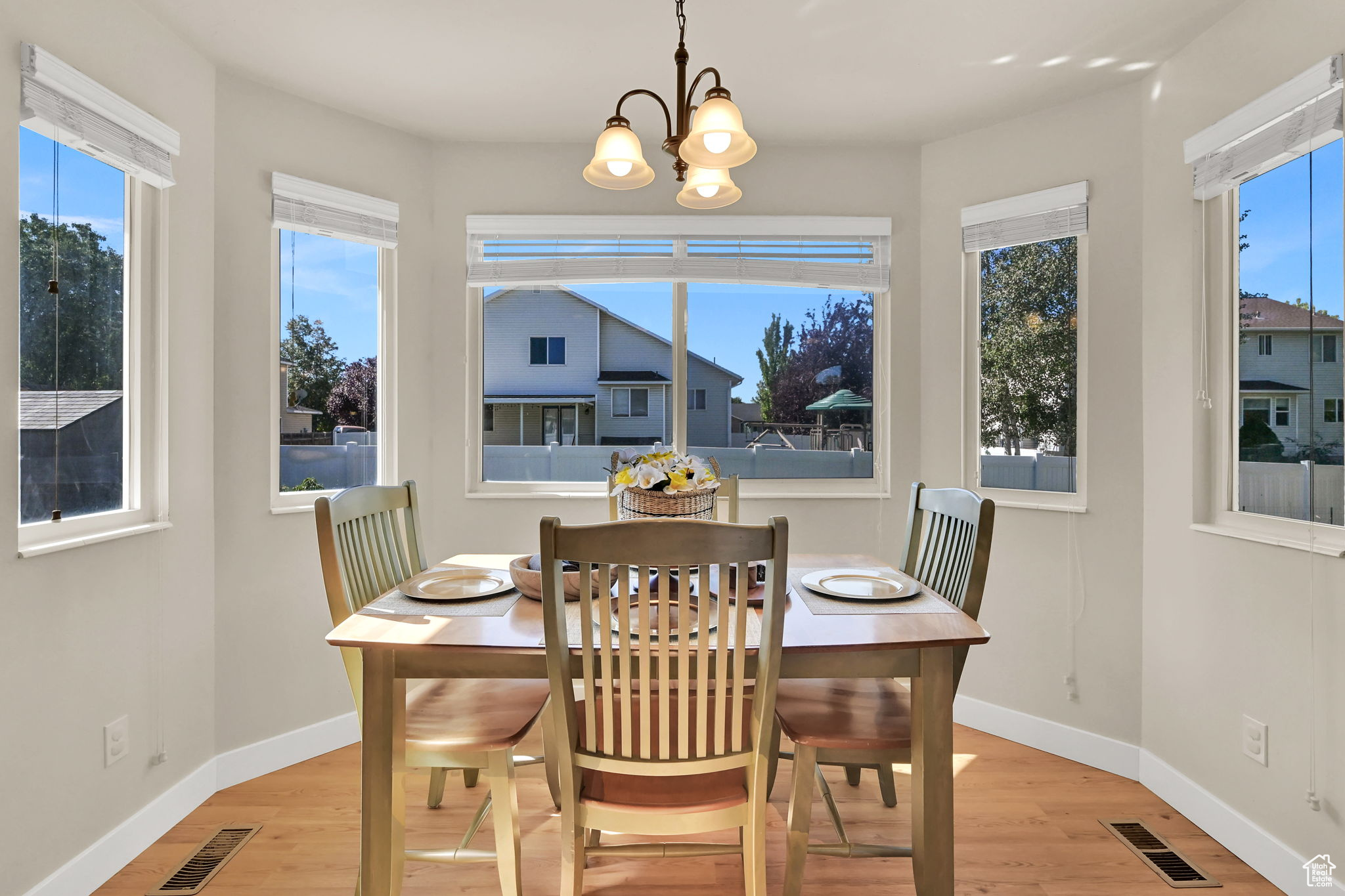 Clinton, Utah, 84015, United States, 7 Bedrooms Bedrooms, ,3 BathroomsBathrooms,Residential,For Sale,1918162
