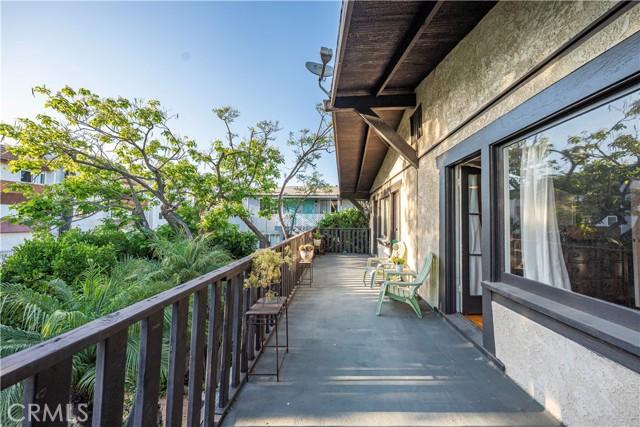 Los Angeles, California, 90016, United States, 4 Bedrooms Bedrooms, ,2 BathroomsBathrooms,Residential,For Sale,1850746