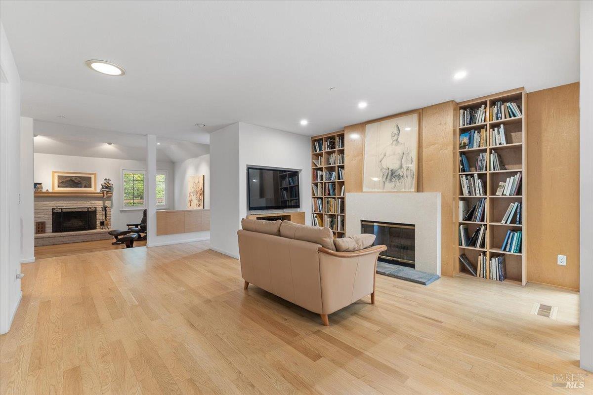 Santa Rosa, California, 95409, United States, 3 Bedrooms Bedrooms, ,2 BathroomsBathrooms,Residential,For Sale,2006372