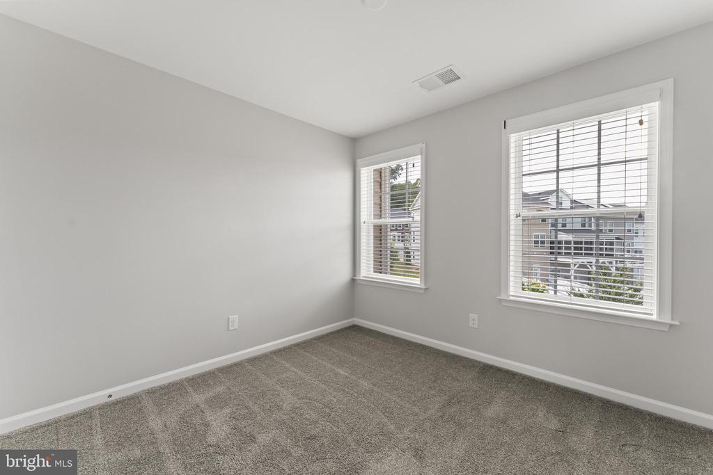 Fredericksburg, Virginia, 22401, United States, 4 Bedrooms Bedrooms, ,4 BathroomsBathrooms,Residential,For Sale,1827439