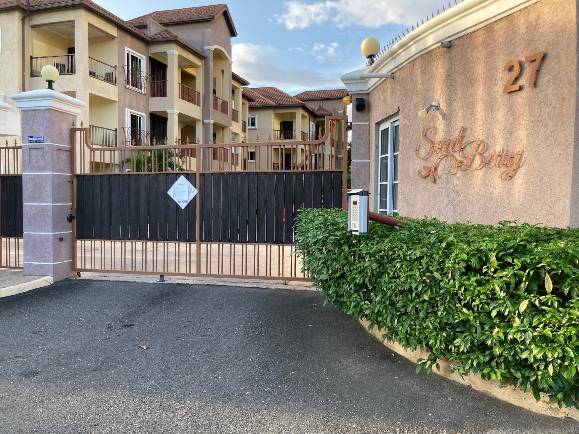 Kingston & St. Andrew, JM, 3 Bedrooms Bedrooms, ,4 BathroomsBathrooms,Residential,For Sale,2003335