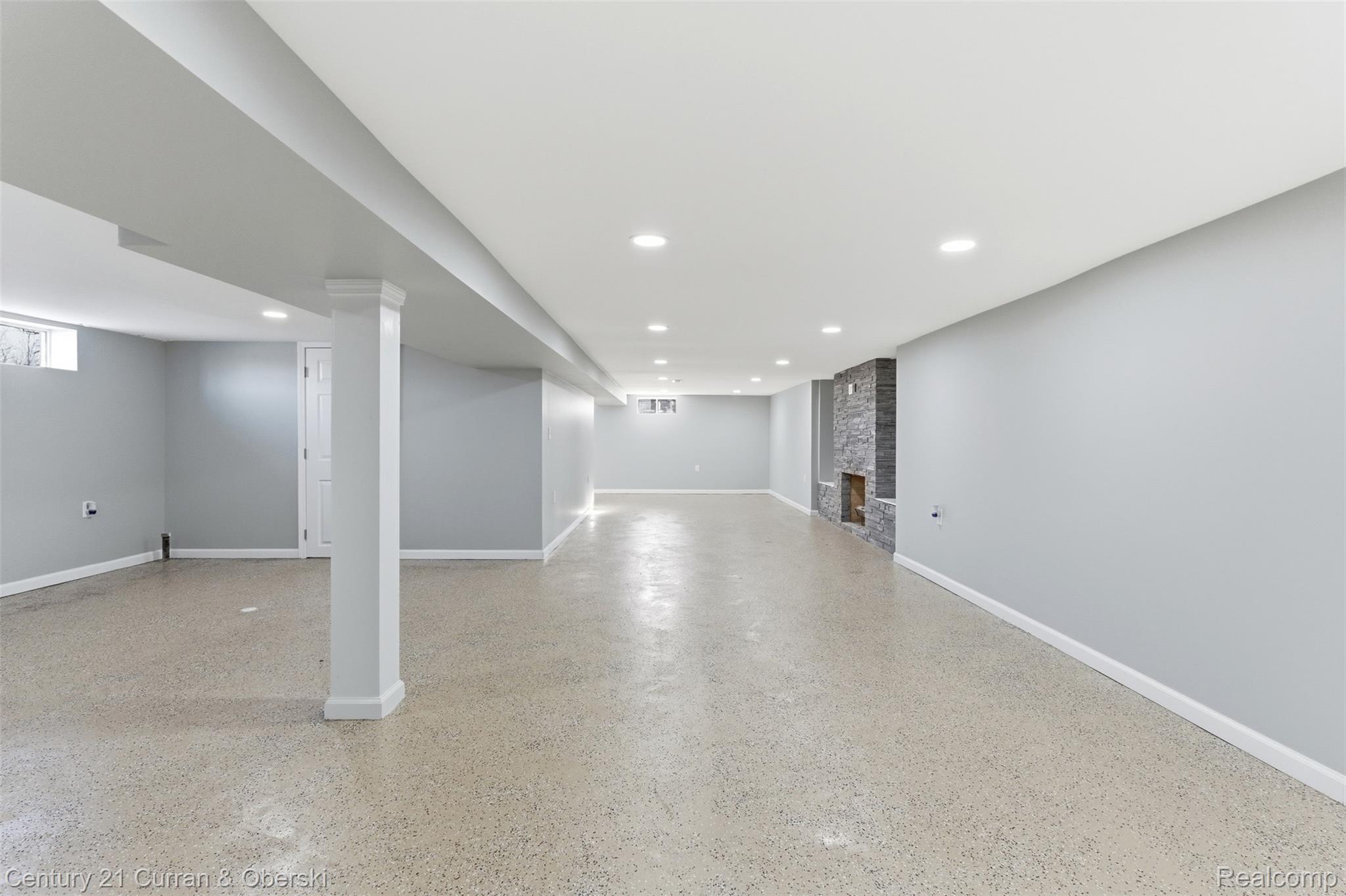 Brownstown Charter Township, Michigan, 48174, United States, 3 Bedrooms Bedrooms, ,2 BathroomsBathrooms,Residential,For Sale,1996649