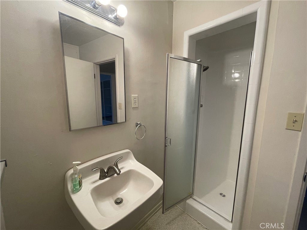 Monrovia, California, 91016, United States, 3 Bedrooms Bedrooms, ,2 BathroomsBathrooms,Residential,For Sale,1999090