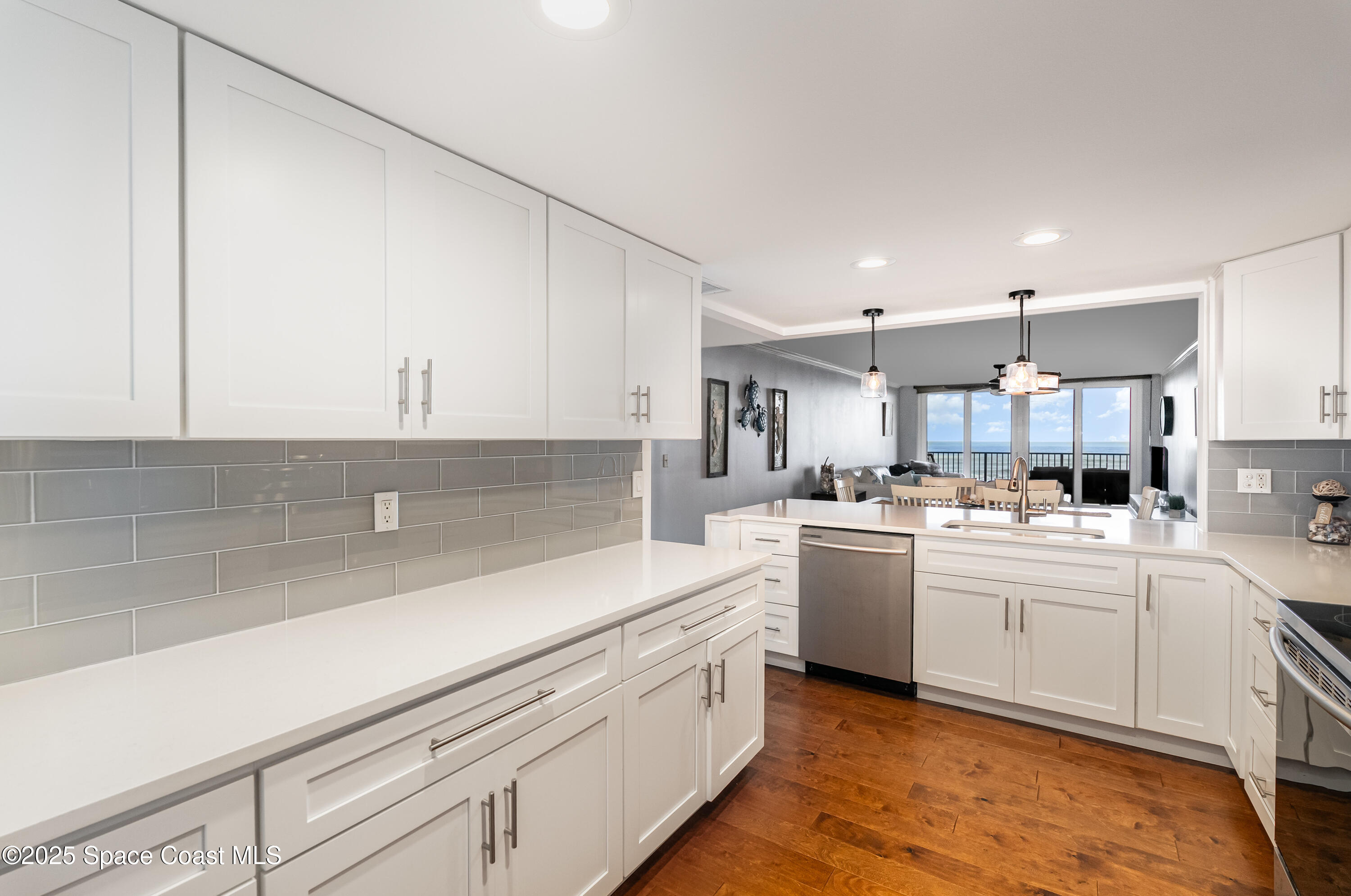 Cocoa Beach, Florida, 32931, United States, 2 Bedrooms Bedrooms, ,2 BathroomsBathrooms,Residential,For Sale,1979043