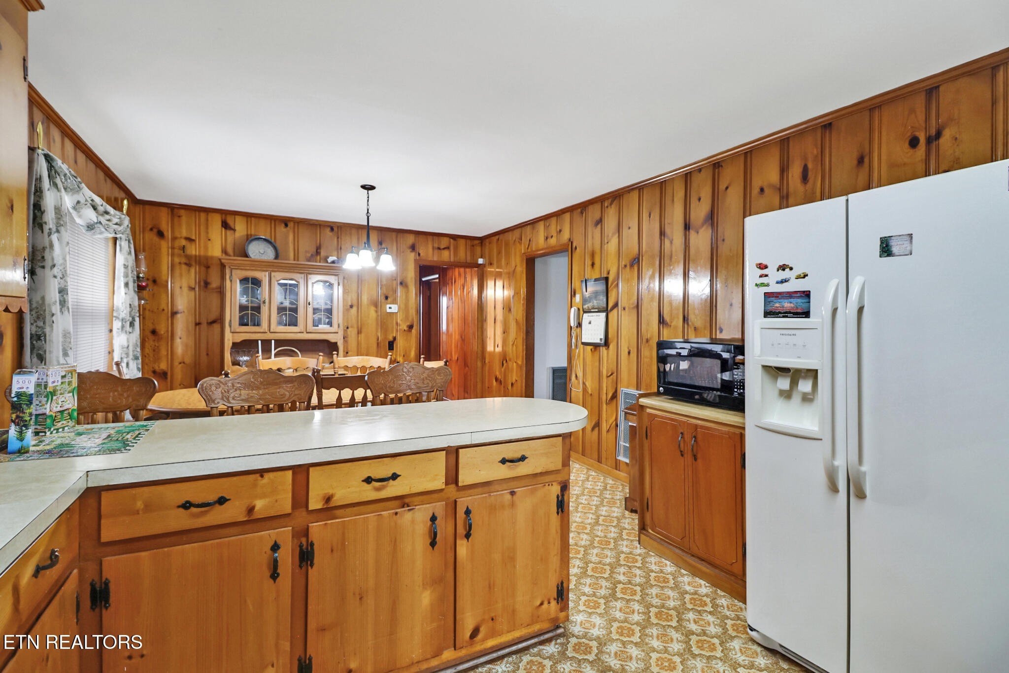 McMinnville, Tennessee, 37110, United States, 3 Bedrooms Bedrooms, ,1 BathroomBathrooms,Residential,For Sale,1976932