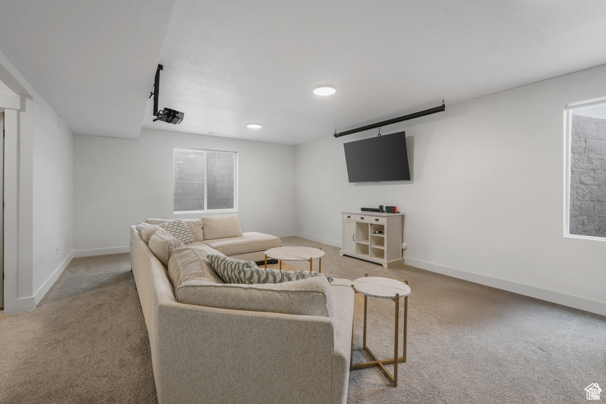 Tooele, Utah, 84074, United States, 6 Bedrooms Bedrooms, ,2 BathroomsBathrooms,Residential,For Sale,1970427