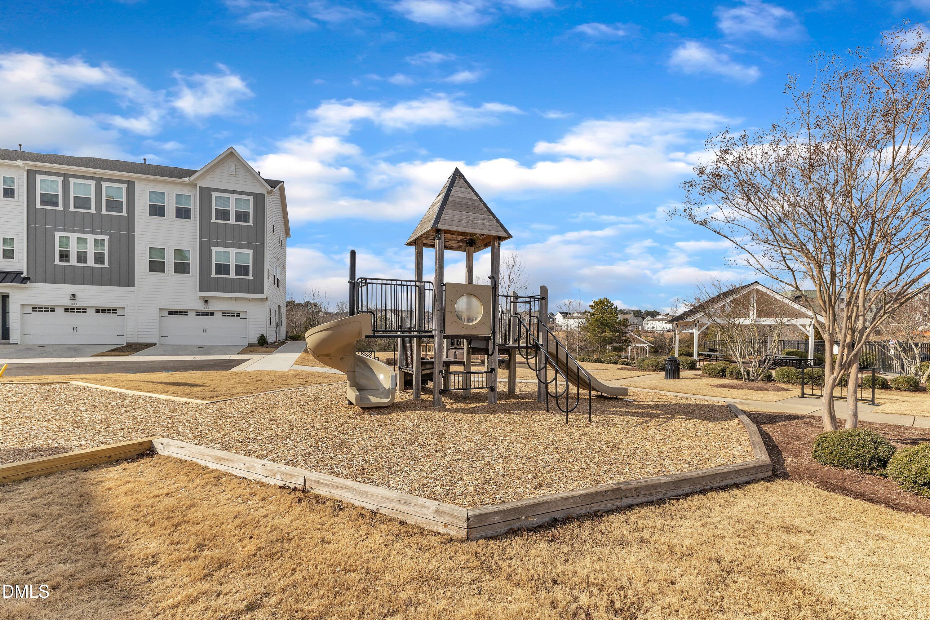 Wake Forest, North Carolina, 27587, United States, 4 Bedrooms Bedrooms, ,3 BathroomsBathrooms,Residential,For Sale,1994792