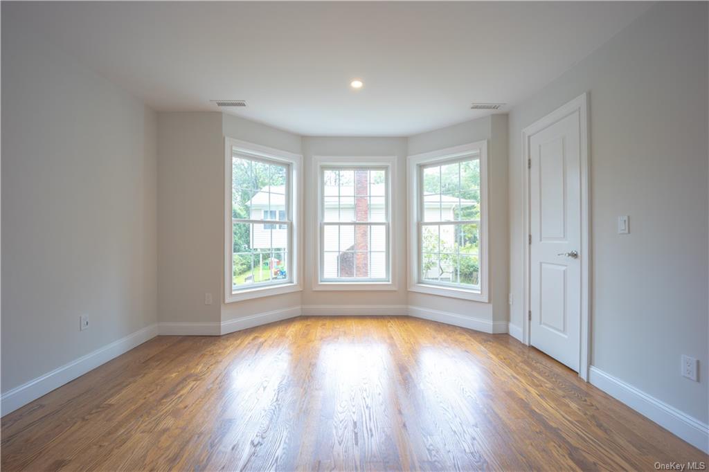 New Rochelle, New York, 10804, United States, 5 Bedrooms Bedrooms, ,5 BathroomsBathrooms,Residential,For Sale,1983034